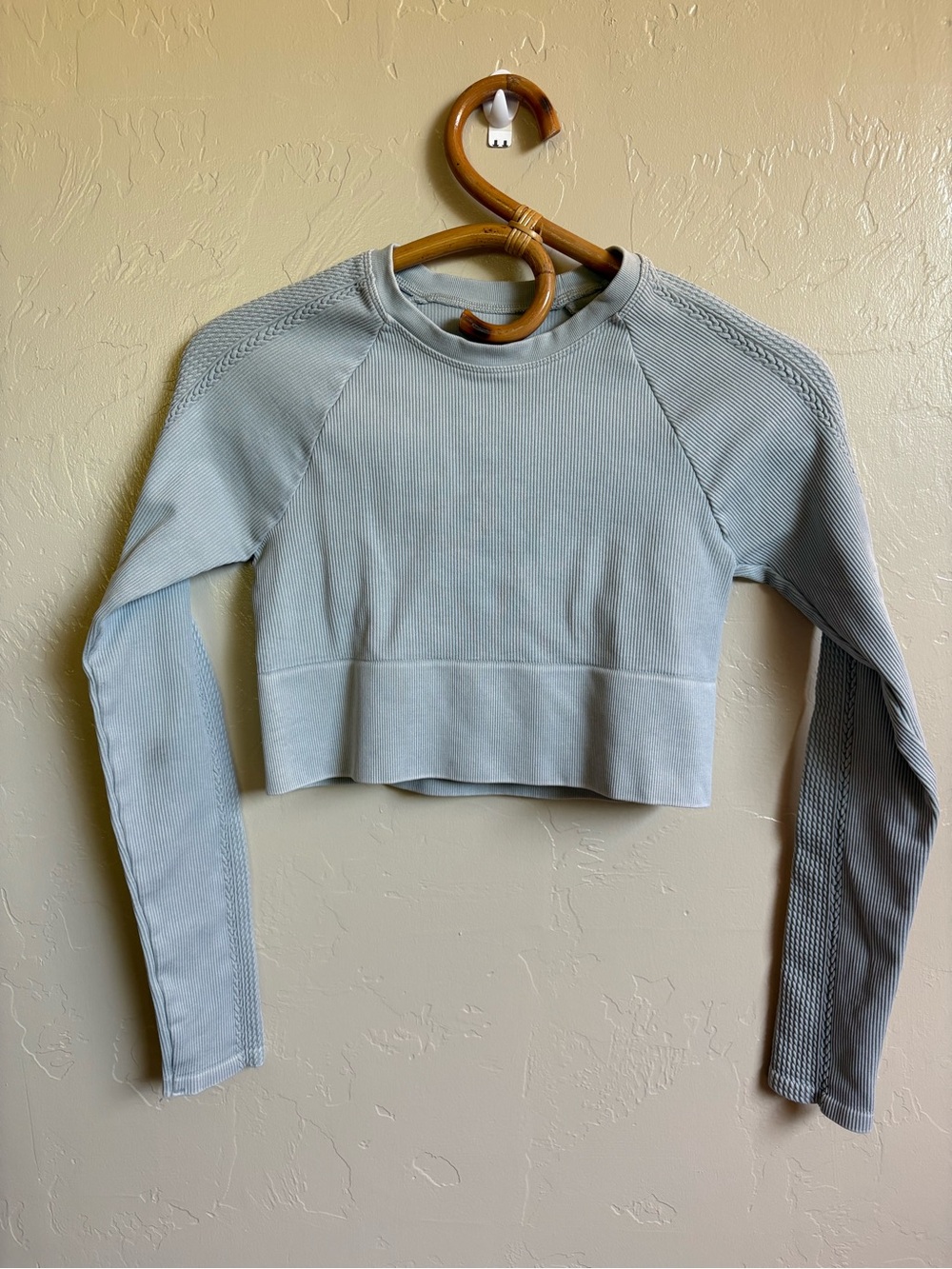 Offline by Aerie Big Chill Seamless Long Sleeve Crop Top T-Shirt Stone Grey S